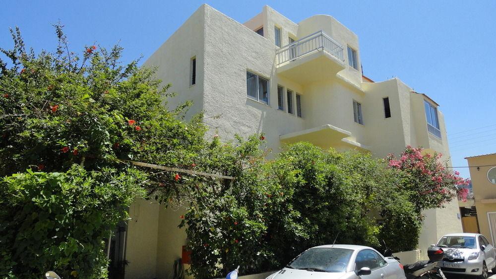 Vivian Apartment